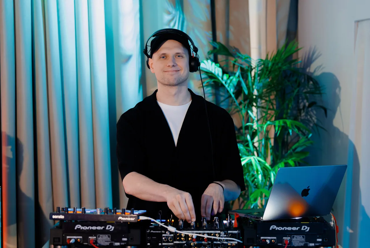 Музыкальное сопровождение для топ-менеджеров компании МТС от DJ CHUMICHEV